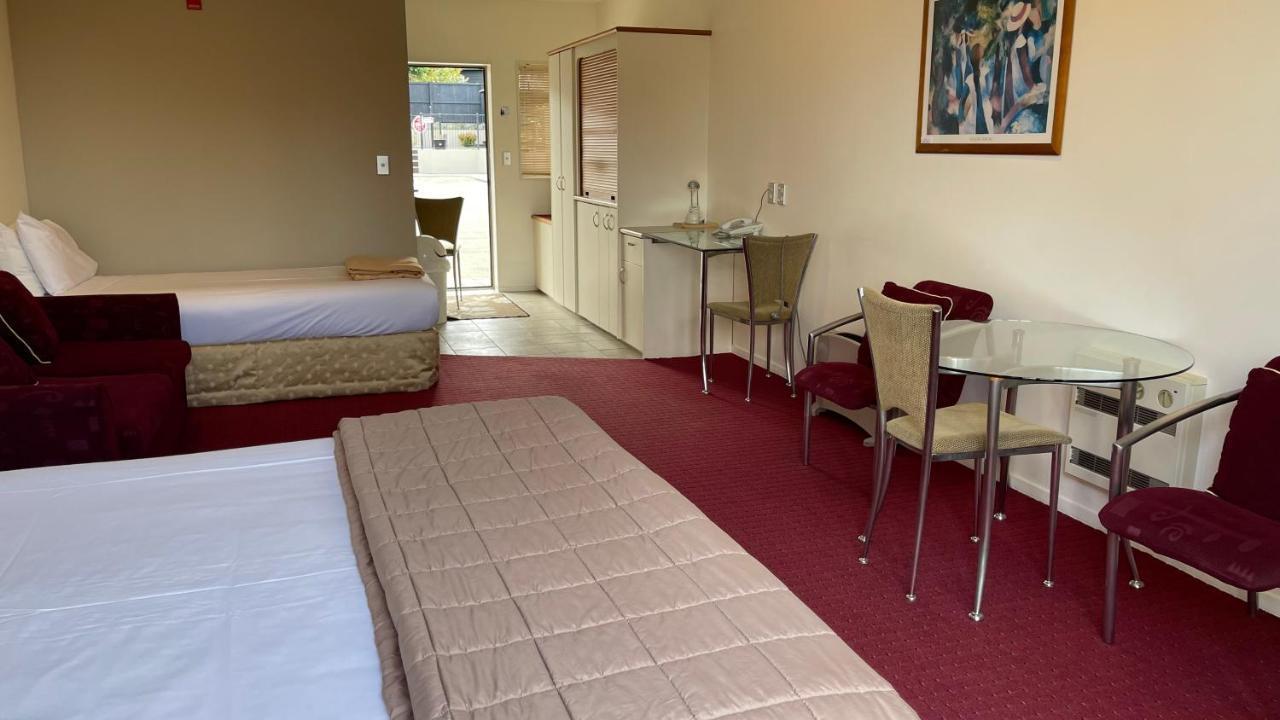 Chantillys Motor Lodge Taupo Exterior photo