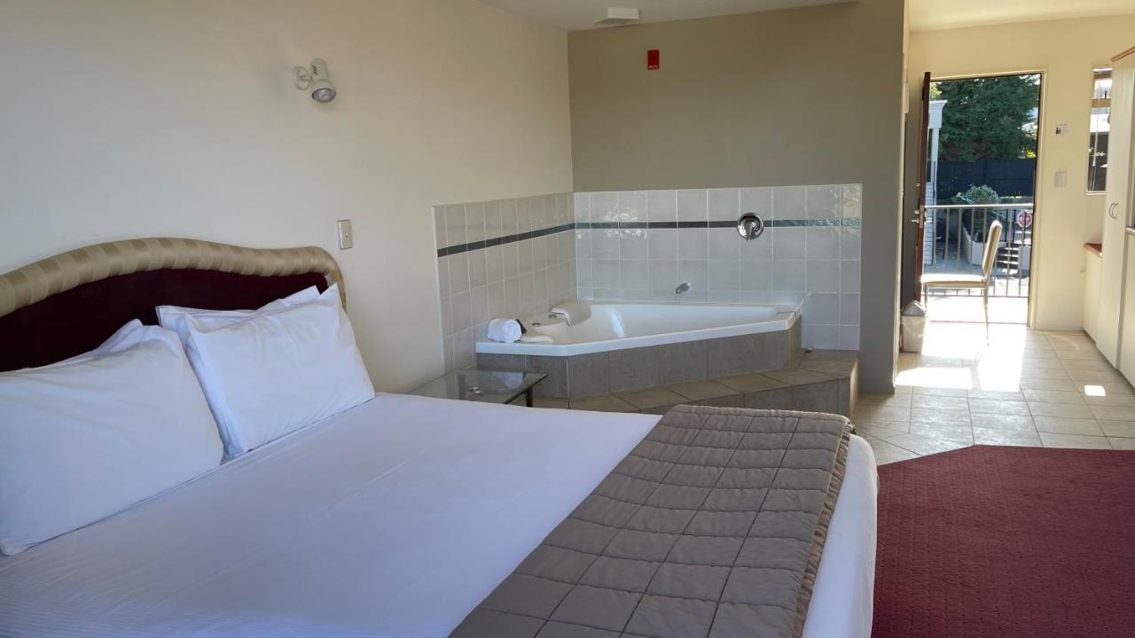 Chantillys Motor Lodge Taupo Exterior photo