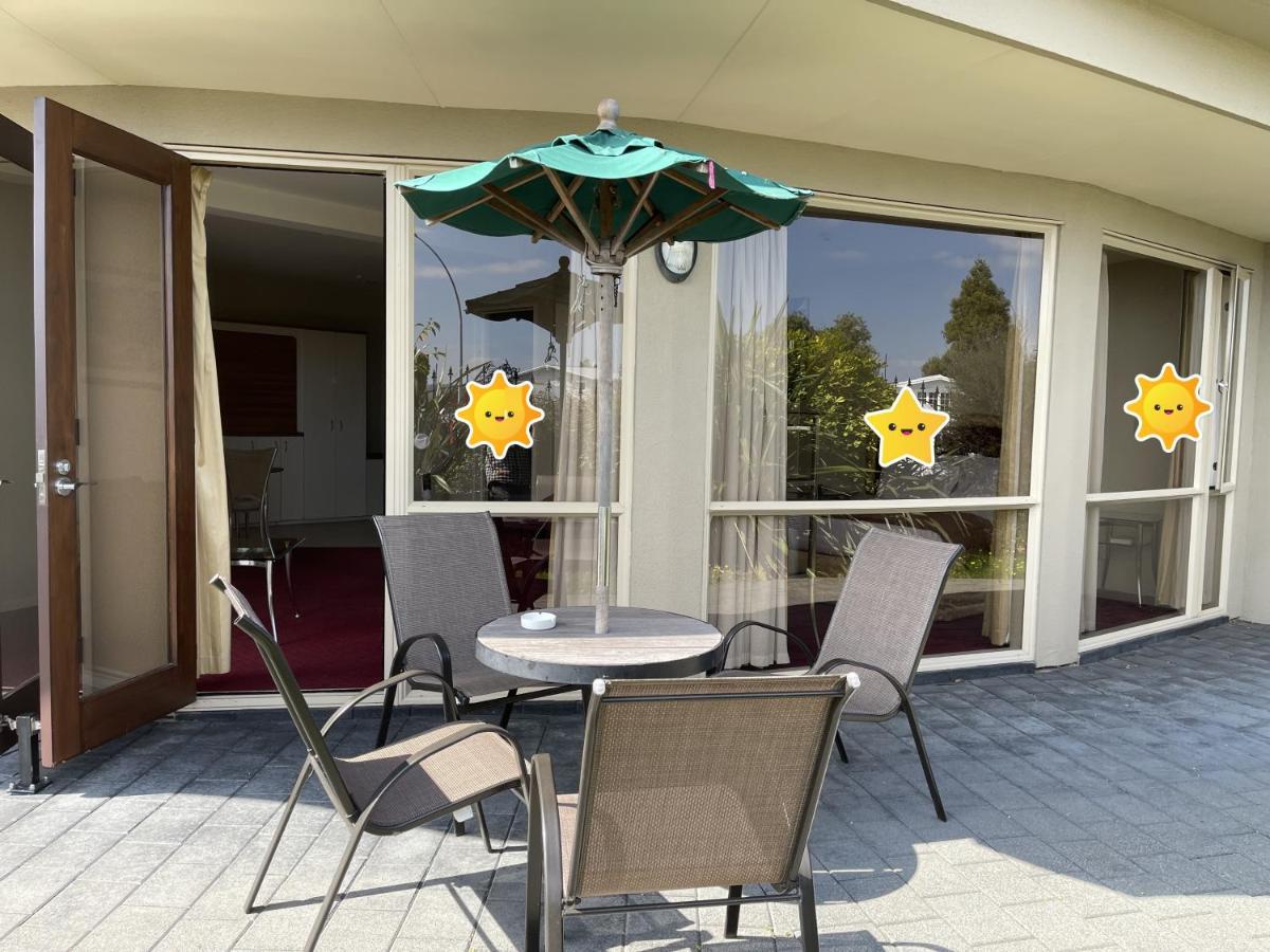 Chantillys Motor Lodge Taupo Exterior photo