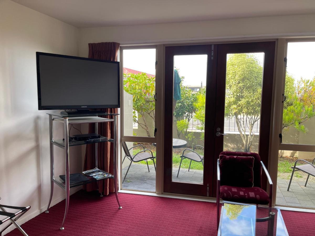 Chantillys Motor Lodge Taupo Exterior photo