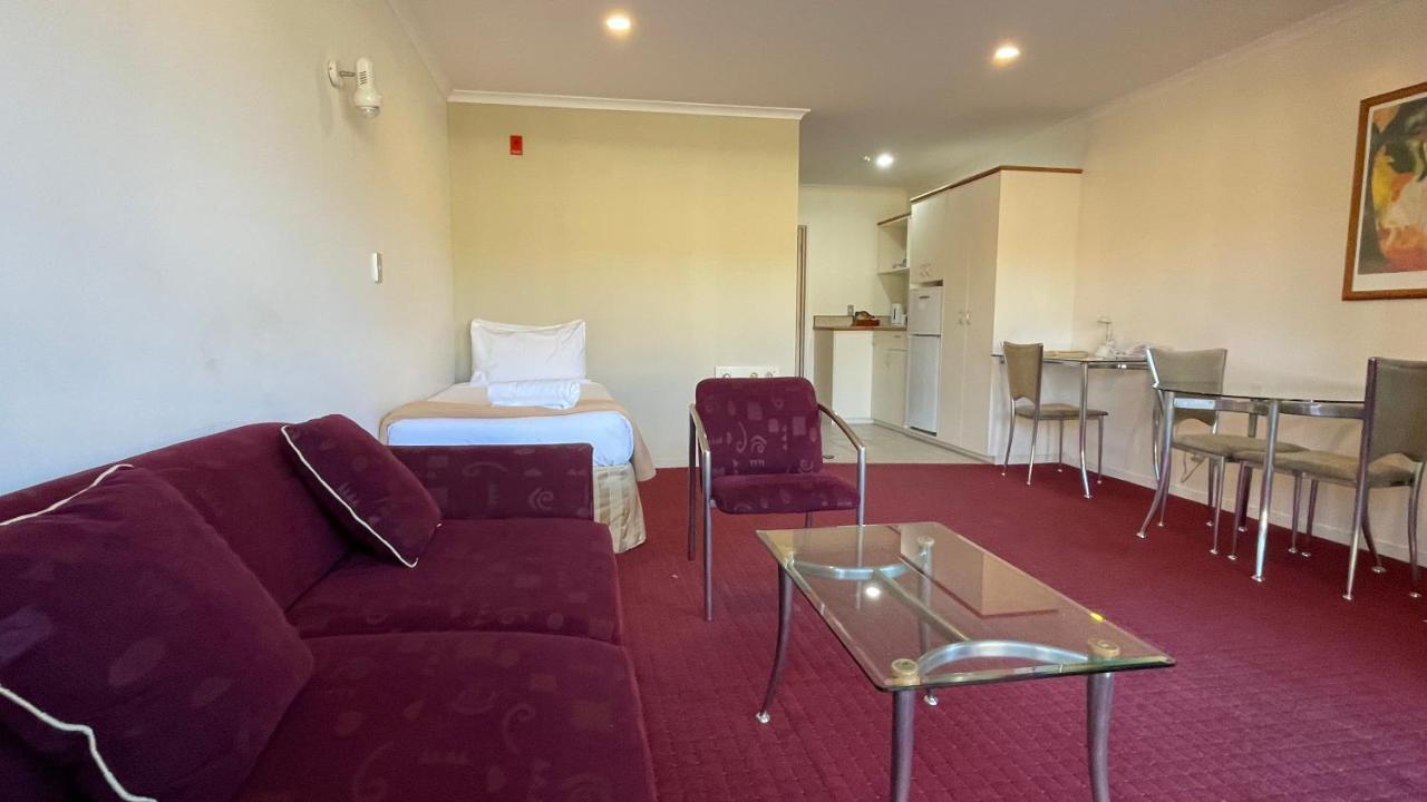 Chantillys Motor Lodge Taupo Exterior photo
